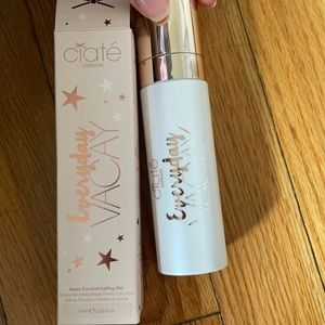 Dewy coconut setting mist- ciaté London